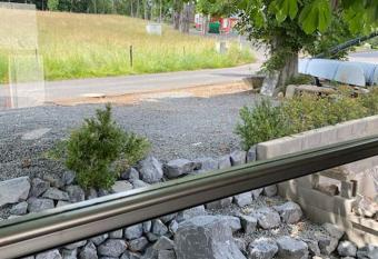 Gleis 2, Waggon mit Ofen, Whirlpool und Sauna has rooms with a private hot tub