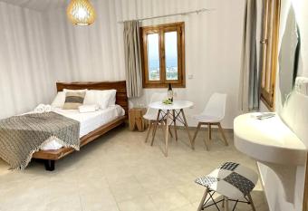 Eleonas I has Balcony rooms