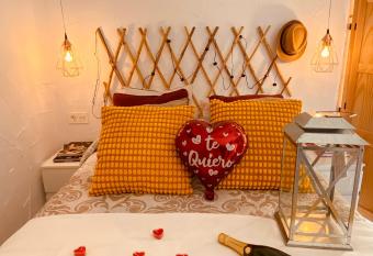 Suite San Mateos 15 allows 18 year olds to book a room