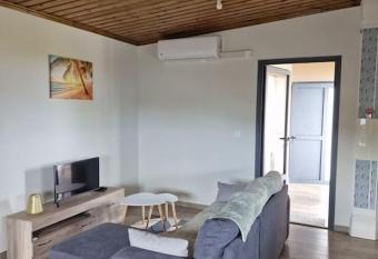 Charment Appartement avec vue sur mer has Balcony rooms