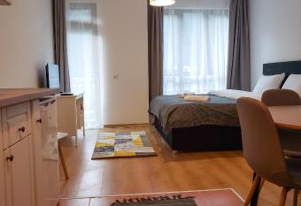 Semiramida Gardens Apartments has Balcony rooms