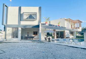 THE HEAVEN VILLA has Balcony rooms