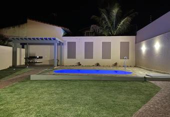 Cantinho Aconchegante 2 has Balcony rooms