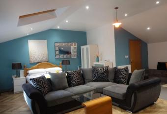 John Collingwood, Bowness-on-Solway has Balcony rooms