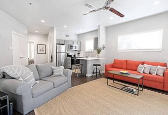 Fifa Ready The Kozy Urban Dallas Flat allows 18 year olds to book a room