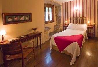 Castillo De Vald  s Salas allows 18 year olds to book a room