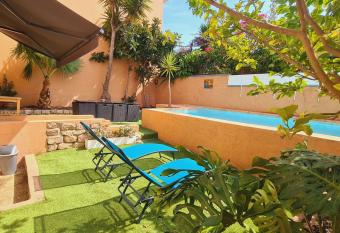 Villa standing 10 personnes piscine/ pin  de has Balcony rooms