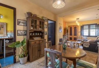 La nana de Lorca Coqueta casa con chimenea allows 18 year olds to book a room