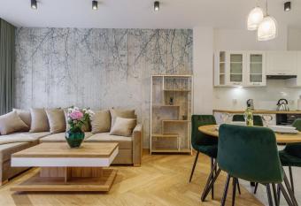 KORNWALIA - stylowy apartament o wysokim standardzie w centrum Nowego Targu, z prywatnym, zadaszonym parkingiem has Balcony rooms