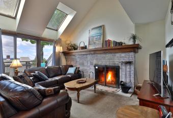 Sunrise West Glade- 3BR, 3BA Ski In Ski Out Condo condo has Balcony rooms