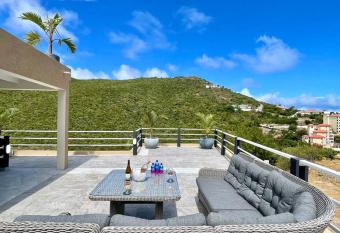 (null) has Balcony rooms