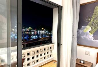 The Present River Villa Hoi An has rooms with a private hot tub