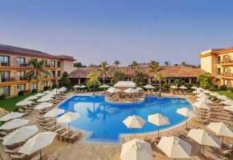 La Quinta Menorca by PortBlue Boutique - Adults Only allows 18 year olds to book a room