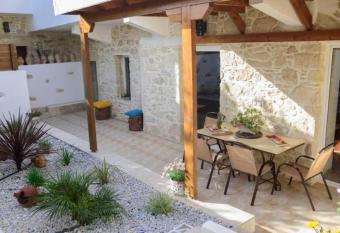 Traditional House 2 with Pool has Balcony rooms