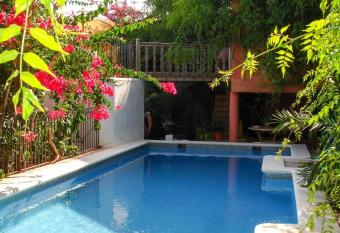 Navila Gastone has Balcony rooms