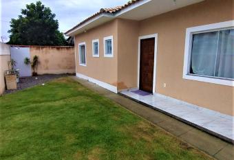 Casa Confort  vel e Familiar em Araruama - Praia do Coqueiral has Balcony rooms