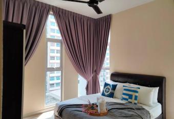 Homey 3BR 7Pax Cyberjaya allows 18 year olds to book a room