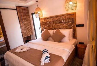 kunaa beach Inn has Balcony rooms