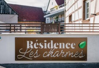 R  sidence Les Charmes allows 18 year olds to book a room