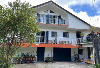 Chez Mamie Paulette has Balcony rooms