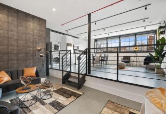 Brooklyn Bay Full spacious Unique trendy loft has Balcony rooms