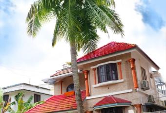 TRANQUIL HOMESTAY (ENTIRE FIRST FLOOR) has Balcony rooms