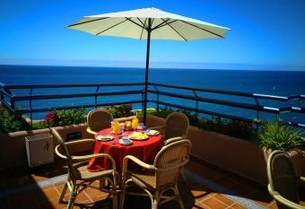 Hotel Apartamentos Princesa Playa allows 18 year olds to book a room