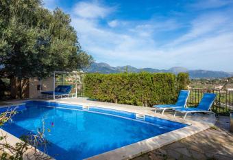 El Olivo has Balcony rooms