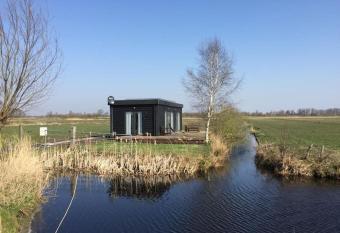 De Veenweide allows 18 year olds to book a room