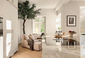 Villa Bergen. Historic luxury near the city centre has Balcony rooms