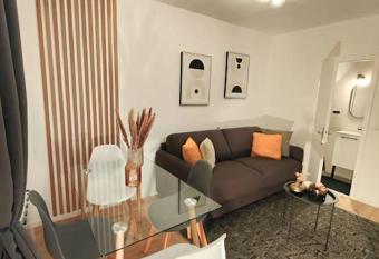 joli appartement au pied du Tramway allows 18 year olds to book a room