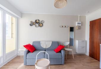 Appartement cosy chez Mamie Lulu allows 18 year olds to book a room