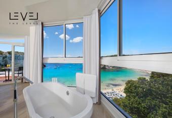 Meli   Cala Galdana allows 18 year olds to book a room