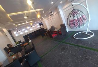 koded apartment2 allows 18 year olds to book a room