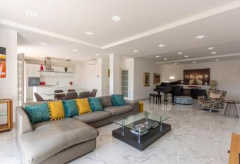 Villa del Musicista allows 18 year olds to book a room