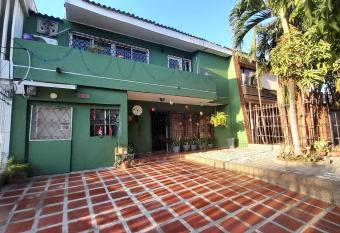 Casa Verde El Golf allows 18 year olds to book a room