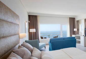 Bordoy Continental Valldemossa allows 18 year olds to book a room