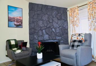 Cozy and relaxing home in downtown Frisco allows 18 year olds to book a room