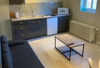 Cambrai:exceptionnel studio allows 18 year olds to book a room