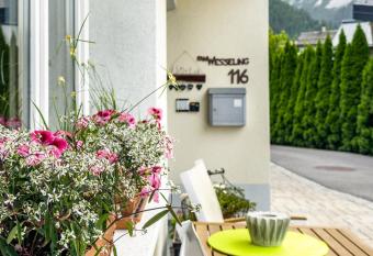 Apartment Wesseling has Balcony rooms