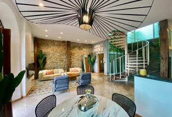 AmazINN Places private Splash Pool and relaxing Sound of Sea has Balcony rooms