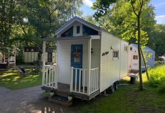 Tiny House Ems im PIER9 Tiny House Hotel allows 18 year olds to book a room