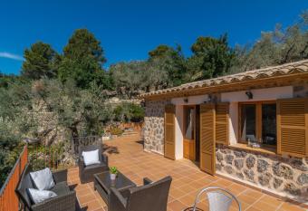 Es Coll den Pastor has Balcony rooms