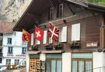 Chalet Maithili Lauterbrunnen -152-Year-Old Majestic Chalet has Balcony rooms