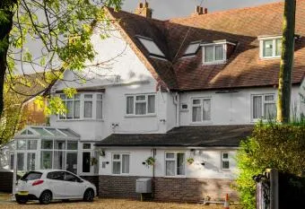 NEC Birmingham B37 Luxury Studio Apartment allows 18 year olds to book a room