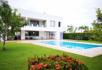 S  per Casa Finca piscina privada, aire acondicionado, wifi, Smart tv allows 18 year olds to book a room