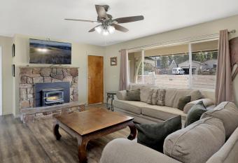 1900 - The Farmhouse Experience home has Balcony rooms