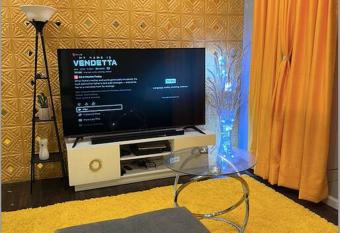 Heaven On Earth Home! has Balcony rooms