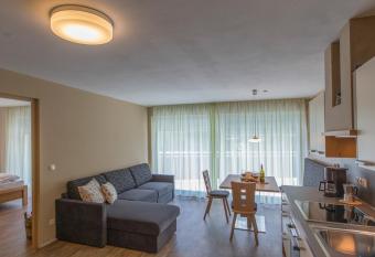 Alpenblick Nr 2 has Balcony rooms