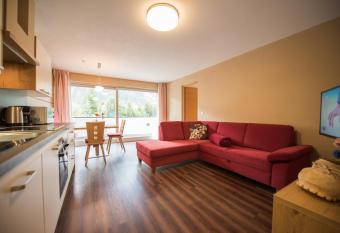 Alpenblick Nr 5 has Balcony rooms